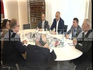 Jonathan Moore takon Edi Ramen