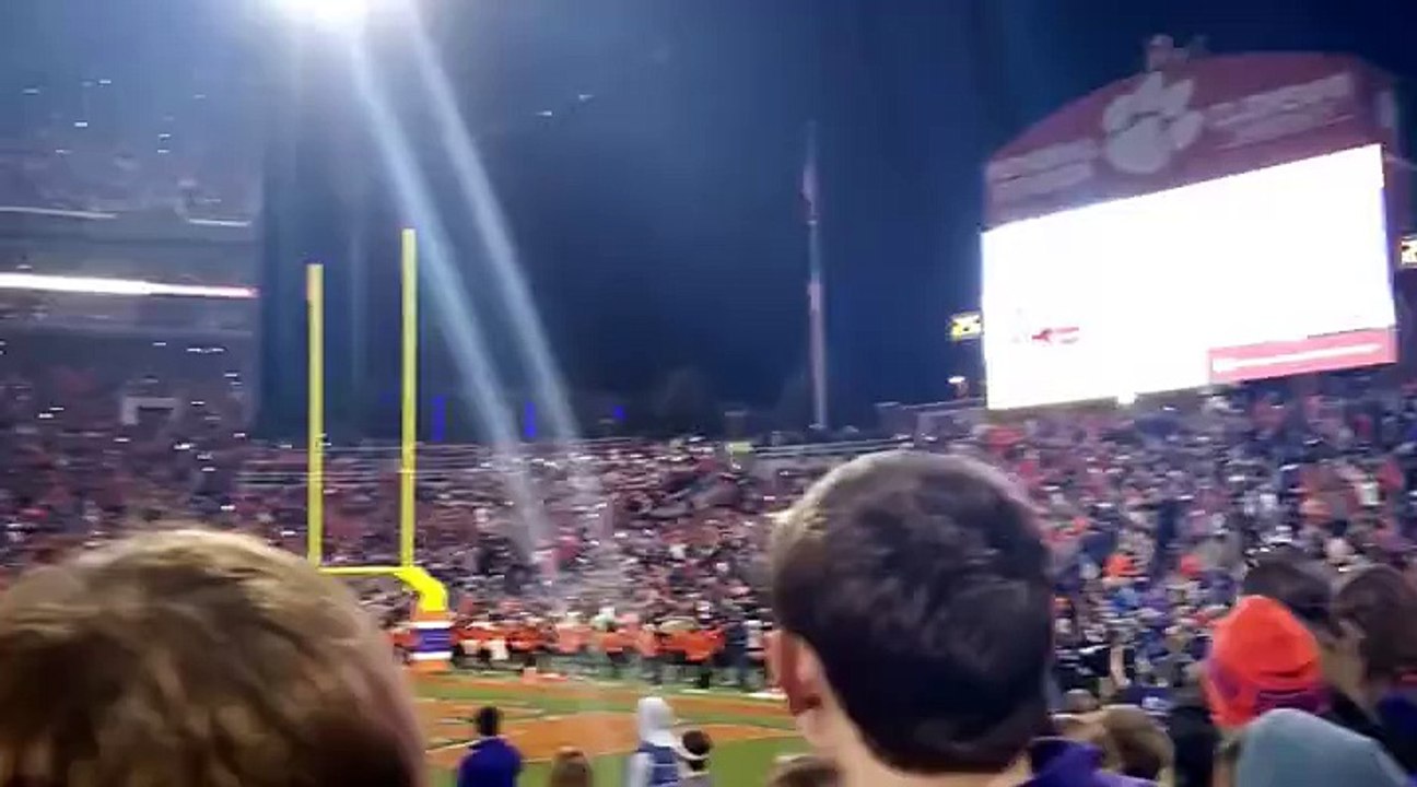 Wave with cell phone lights