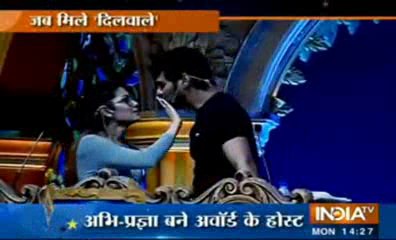 Kumkum Bhagya 23rd November 2015 Abhi Ne Award Mein Sabke Saamne Kiya Pragya Ko Kiss