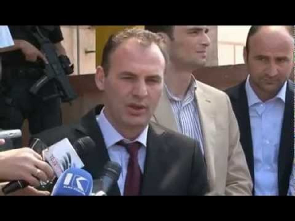 LIROHET FATMIR LIMAJ-BASHKE ME 3 BASHKEPUNETORET E TIJ TE ARRESTUAR LAJM