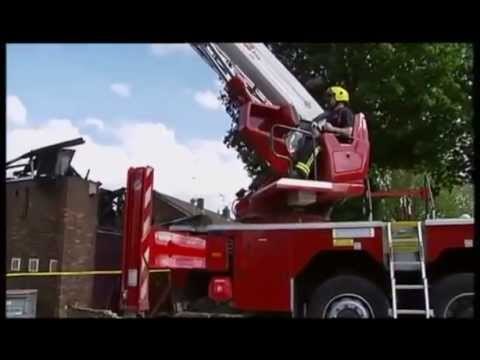 QENDRA ISLAMIKE E DJEGUR-POLICIA E LONDRES GJEN SHENJA TE EKSTREMISTEVE TE DJATHTE LAJM