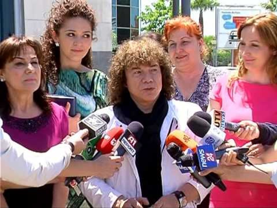 RICCARDO COCCIANTE VJEN NE TIRANE , DO TE DEKOROHET NGA PRESIDENTI NISHANI LAJM
