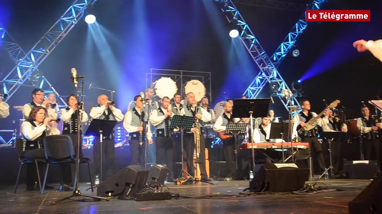 Rennes. Yaouank : le bagad de Vannes au plus grand fest-noz de Bretagne