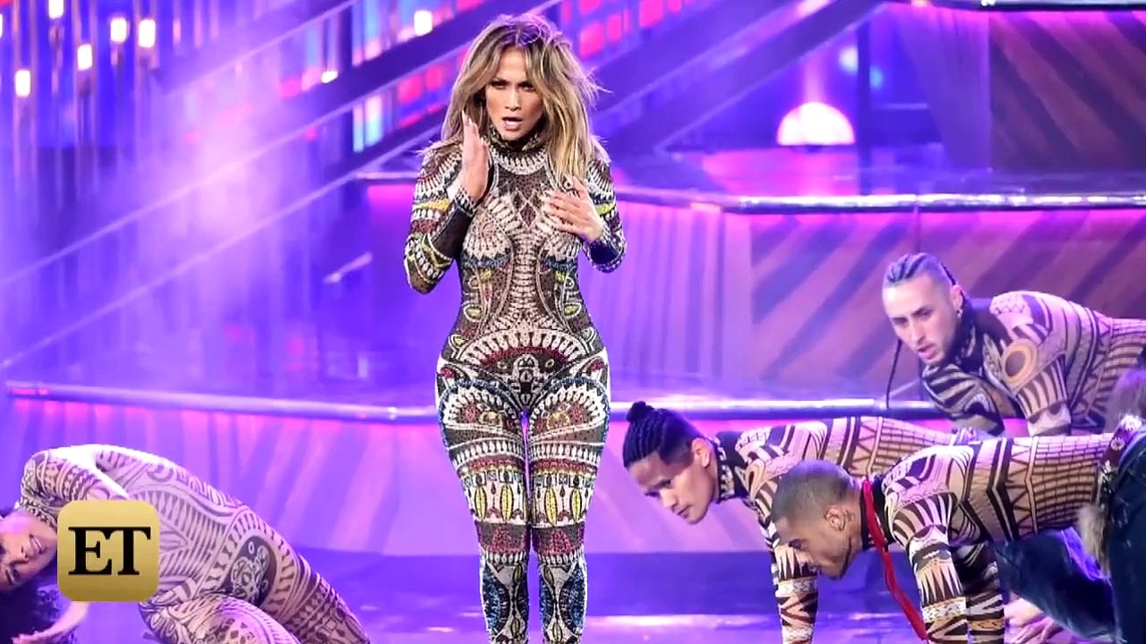 AMA's 2015: Did Nicki Minaj Give Jennifer Lopez Side-Eye During AMAs Performance?