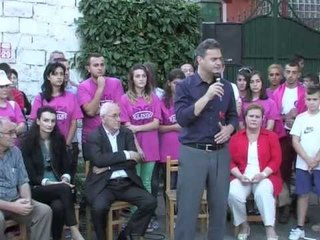 Ben Blushi fushate ne lagjien "Pusi qe lahet vete"