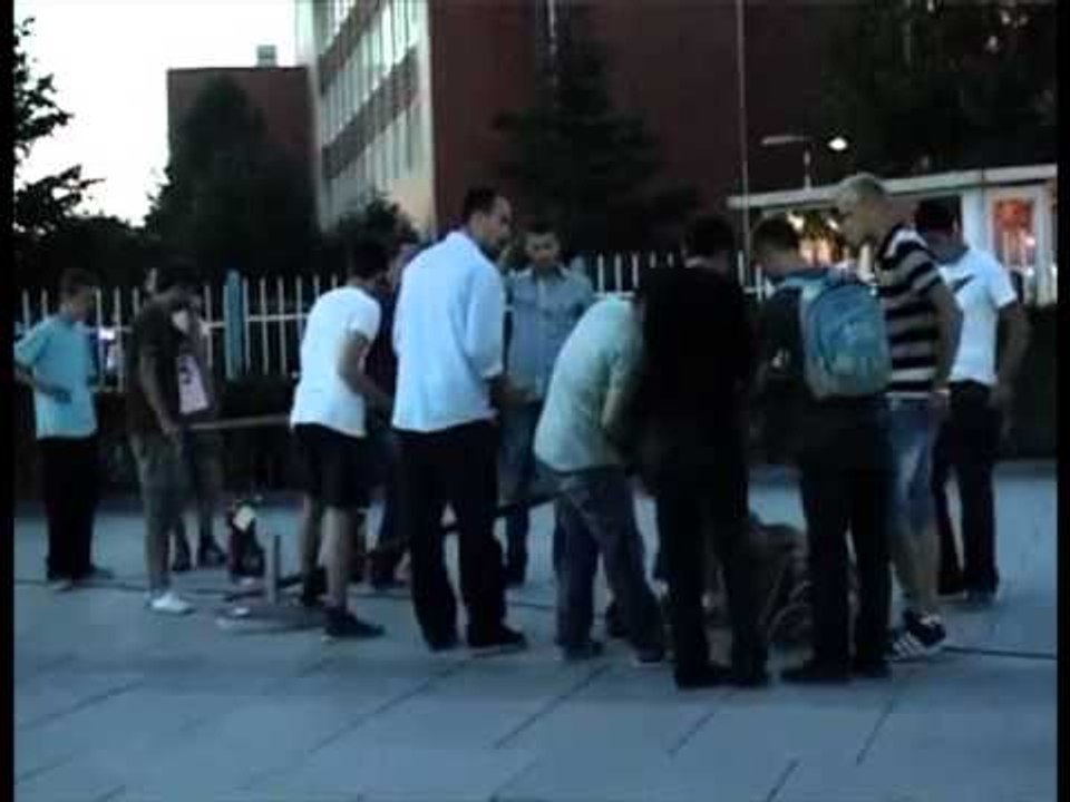 DIGJET MARREVESHJA-LEVIZJA VETEVENDOSJE AKSION SIMBOLIK NE TE GJITHE KOSOVEN LAJM