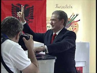 Voton kryeministri Berisha - Vizion Plus - News, Lajme