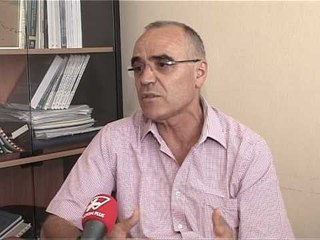 BIEN KURSIMET GJATE MUAJIT MAJ RANE KURSIMET E SHQIPTAREVE NE BANKA LAJM