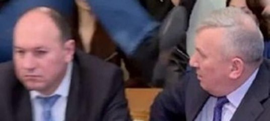 Vekilin yüzüne uçan tekme kamerada