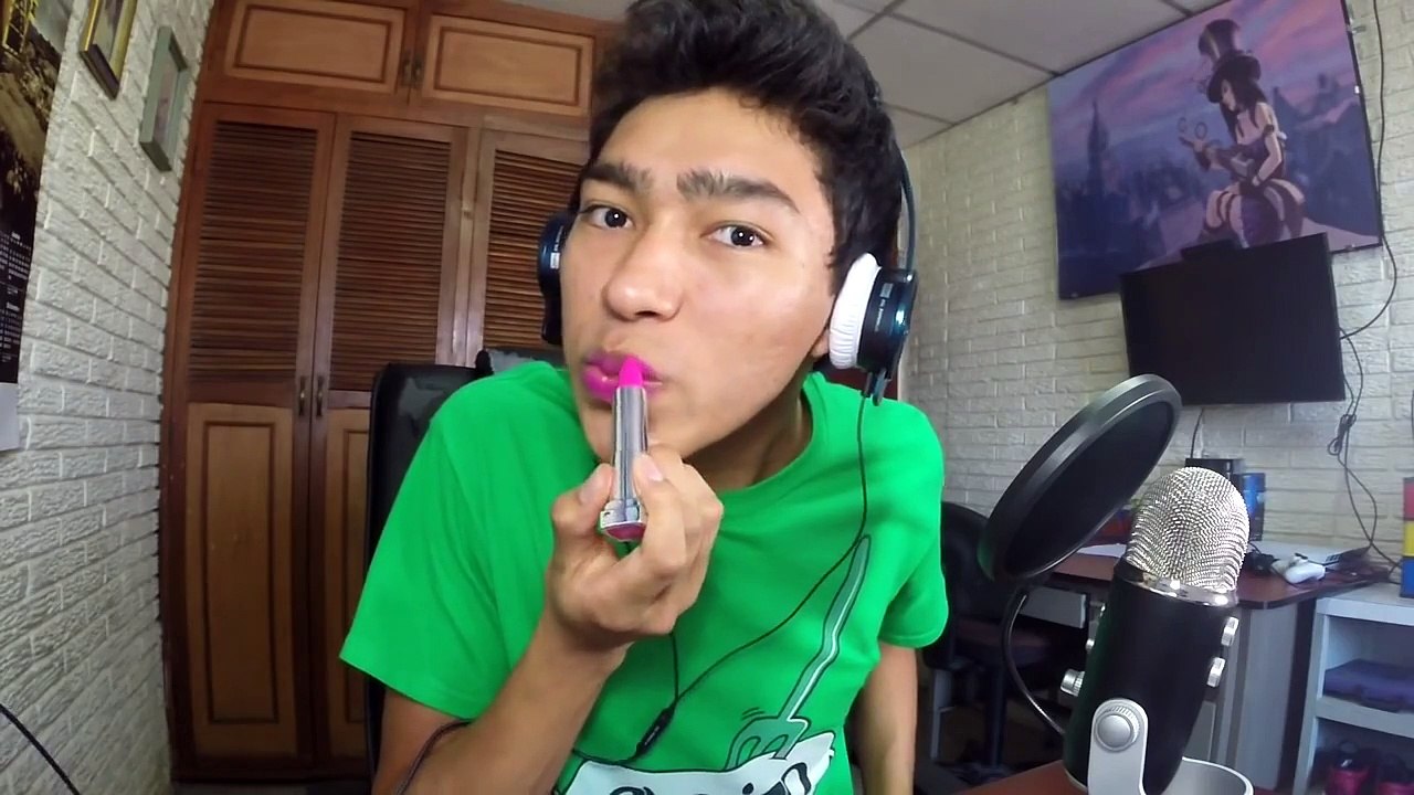 SALÍ DEL CLOSET !! Geometry Dash #5 | Fernanfloo