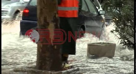 Përmbyten rrugët dhe disa zona në Tiranë, mblidhet Shtabi i Emergjencave - Ora News