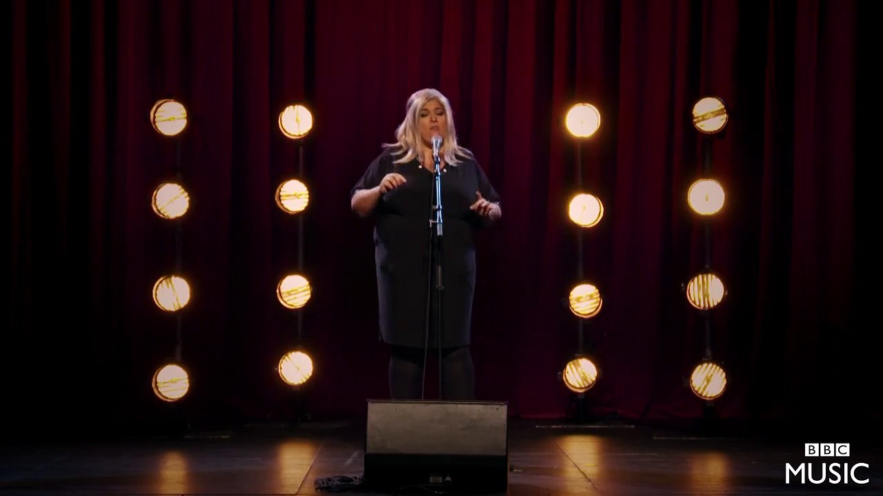 Adele se déguise pour un concours de sosies... d'Adele