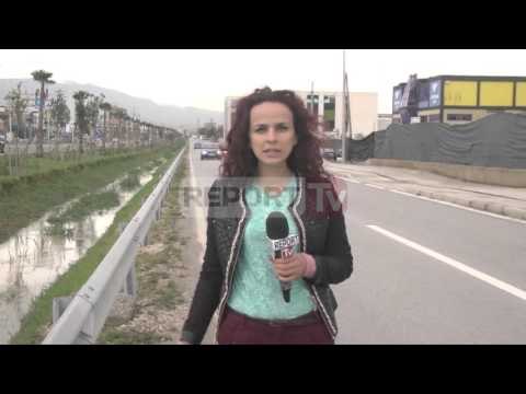 Report TV - Përmbytjet, palmat çojnë në 'harresë' kanalet kulluese, 30 cm thellësi