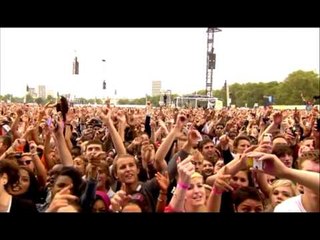 RITA ORA NE SKENE SERISH PROTAGONISTE NE FESTIVALIN "WIRELESS" TE LONDRES LAJM