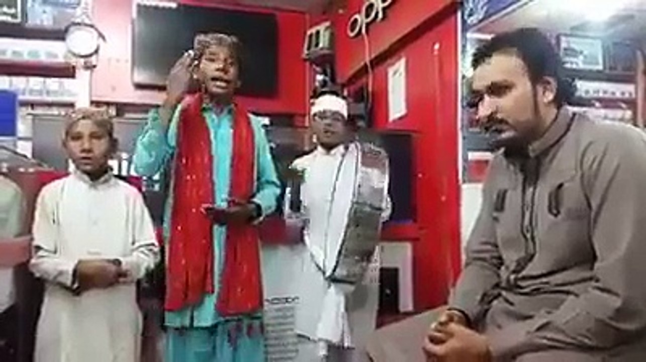 Bigray Saray kam Banada ALLAH ae-Awesome voice by little kids