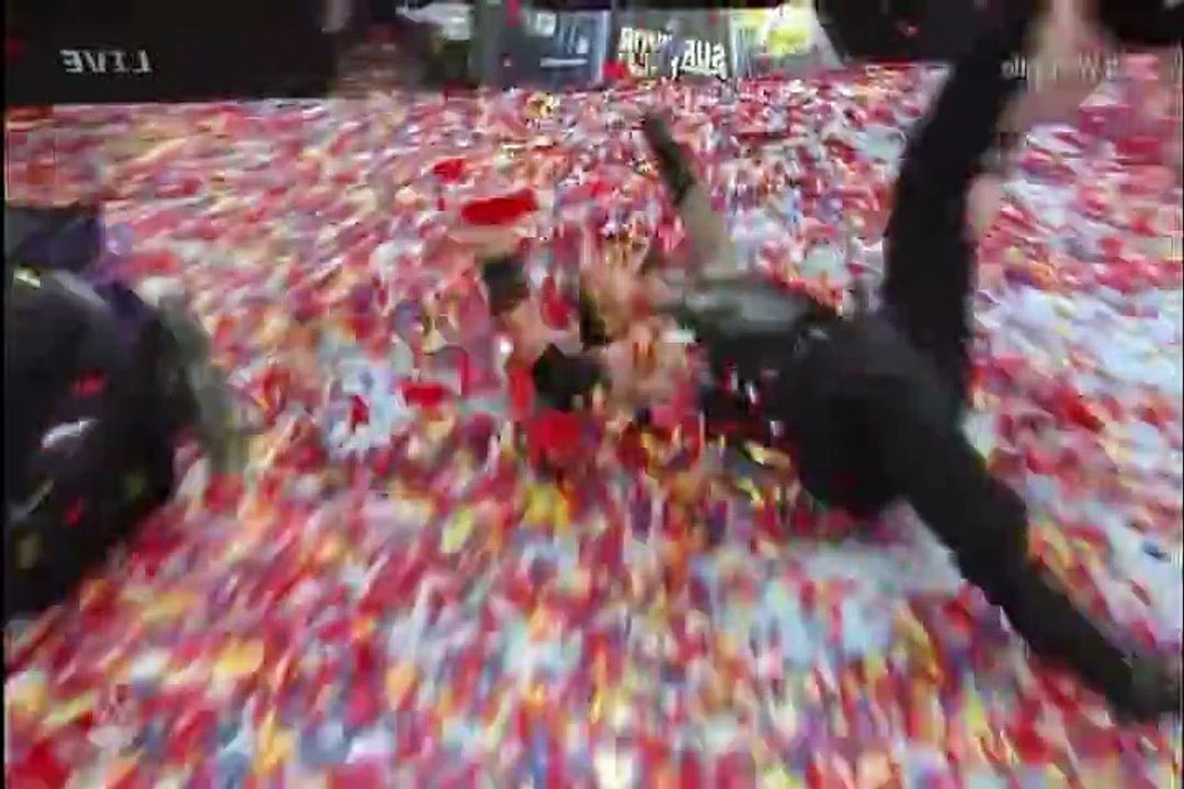 Sheamus cashes in the Money in the Bank at WWE Survivor Series 2015