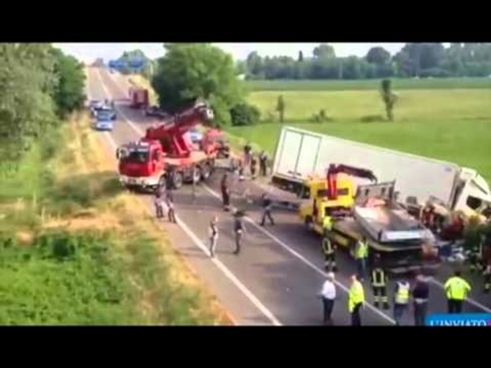 AKSIDENT I RENDE NE BRESCIA HUMBASIN JETEN TRE KOSOVARE DHE NJE ITALIAN NGA PERPLASJA LAJM