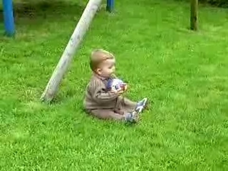 Erwan dans le jardin