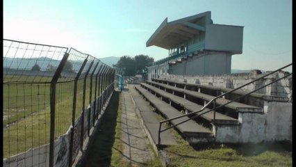 Shkumbini negocion për sponsor, Presidenti i Flamurtarit financon peqinasit- Ora News