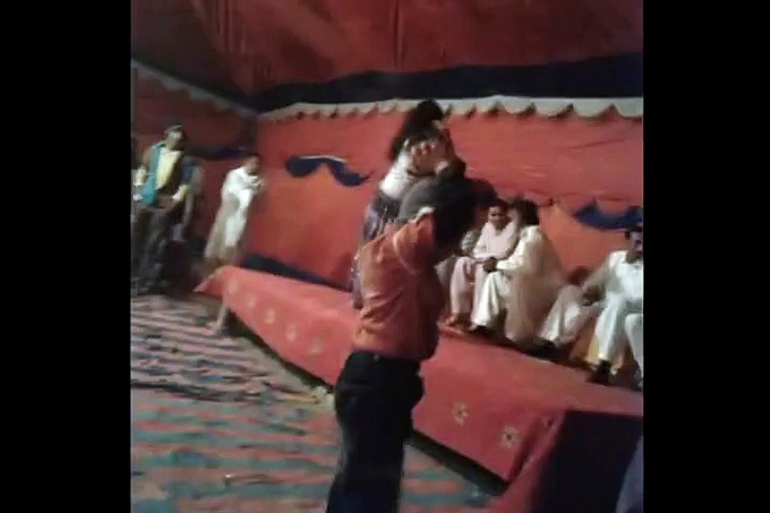 Girl dance on DOODH MAKHNA DI PALI Naseebo lal song.