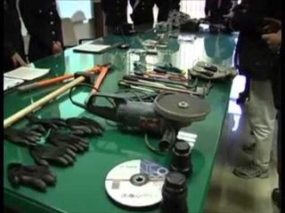 HAJDUTET E VILAVE NE ITALI POLICIA E MILANOS KAP TRE SHQIPTARET DHE "THESARIN" E TYRE LAJM