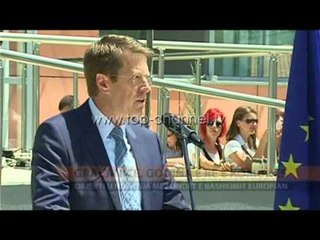 Graçanicë, godina e re e Komunës - Top Channel Albania - News - Lajme