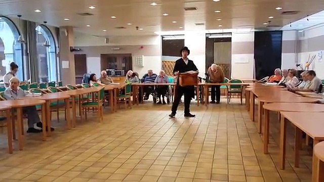 Orgue de barbarie pour personnes agées en Belgique par francois-dupont.be