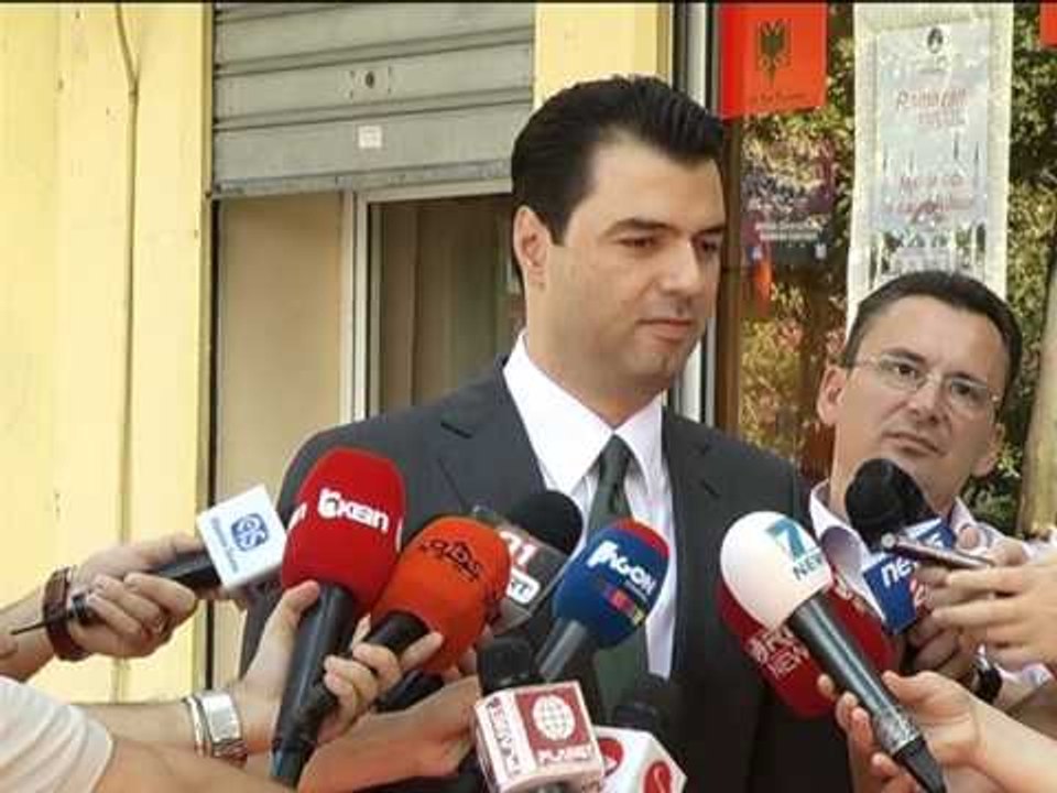 FESTA E FITER BAJRAMIT POLITIKANET UROJNE BESIM...