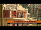Tiranë, prishet një ndërtim pa leje - Top Channel Albania - News - Lajme