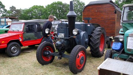 Download Video: Lanz Bulldog wird angeworfen - Bockhorner Oldtimermarkt 2013