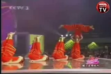 Çinlilerden akrobatik şov