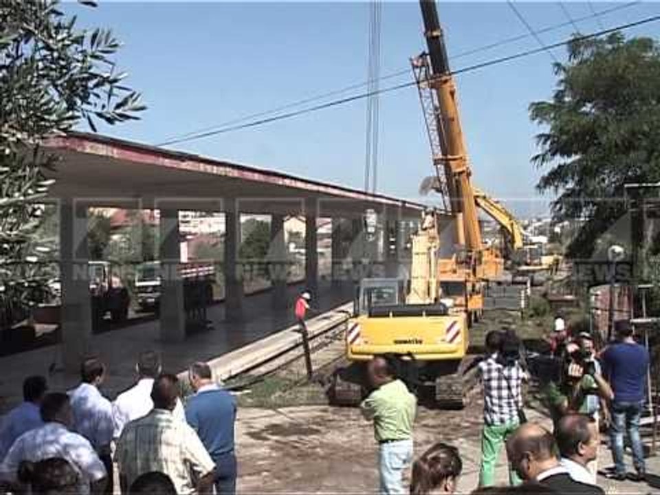 Basha pritet me protesta ne nisjen e punimeve te bulevardit - News, Lajme - Kanali 7