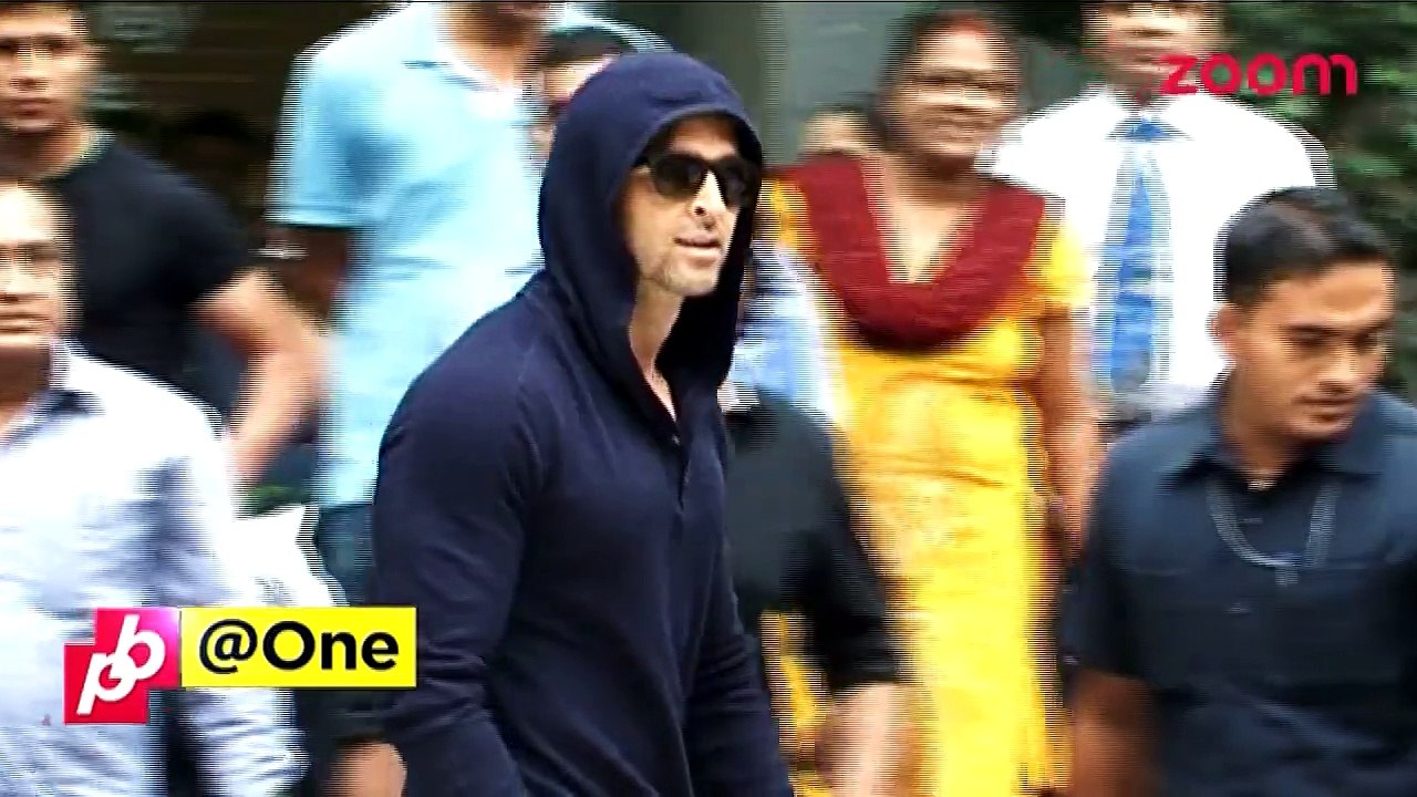 Akshay Kumar REPLACES Hrithik Roshan in  Bazaar  Bollywood News