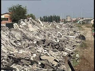 Autobuset pushtojne serish sheshin te ish stacioni I trenit - News, Lajme - Kanali 7