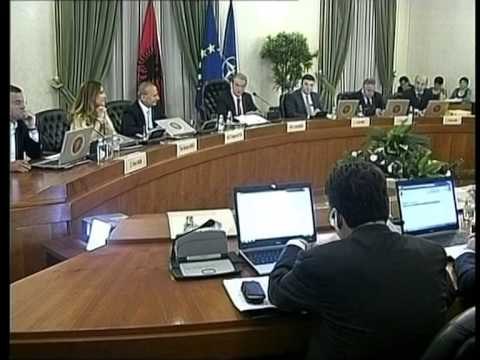 QEVERIA RAMA DO TE SHQYRTOJE TE GJITHA VENDIMET E FUNDIT TE BERISHES LAJM