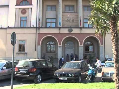 TE PASTREHET NE DURRES FLENE NE RRUGE MBETEN PENG TE KESHILLIT BASHKIAK LAJM