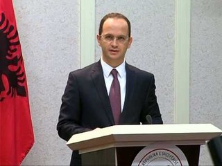 DAVUTOGLU NE TIRANE MBLEDHJE TE PERBASHKETA ME QEVERINE TURKE TE ERDOGAN LAJM