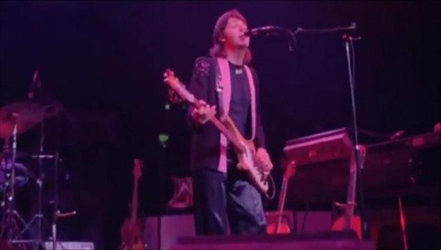 Paul McCartney & Wings - Let Me Roll It (Live)