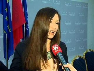 MATURANTET E SHKELQYER 8 DERI NE 9 ORE STUDIME NE DITE PER REZULTATE TE LARTA LAJM