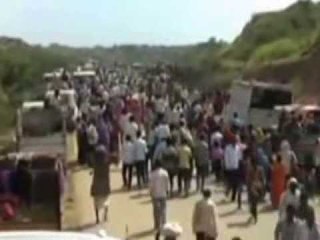 BILANCI I TRAGJEDISE SHKON NE 115 NUMRI I VIKTIMAVE NE TEMPULLIN HINDU NE INDI LAJM