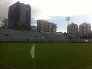 IRONI ME "QEMAL STAFEN" MEDIAT ZVICERIANE TALLEN ME GJENDJEN E STADIUMIT KOMBETAR LAJM