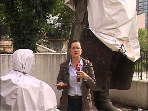 SKULPTURAT E DIKTATOREVE GALERIA E ARTEVE FSHEH ENVERIN E STALININ FRIKE NGA DEMTIMET LAJM