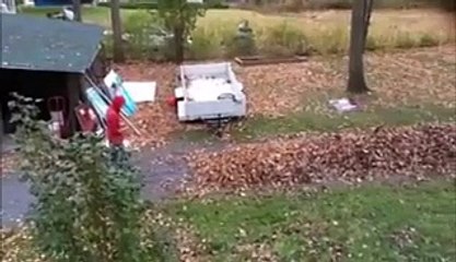 voilà comment il évacue les feuilles lol