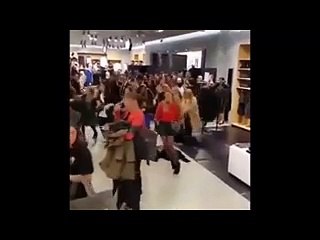 vous aussi vous êtes comme ça pendant les soldes histérie 2015