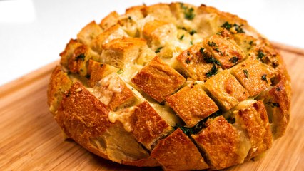 Pull Apart Cheesy Garlic Bread, Something The Whole Family Can Fight Over