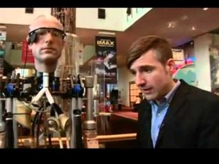 NJERIU BIONIK MUND TE VIZITOHET TASHME NE MUZEUN E UASHINGTONIT LAJM