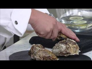 Amanida d'ostres amb "cojondongo" i "cecina" de bou