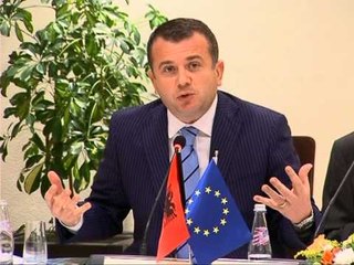 Скачать видео: INTEGRIMI EUROPIAN VIJOJNE DEBATET SHQIPTARE NE TAKIM ME EUROPARLAMENTARET LAJM