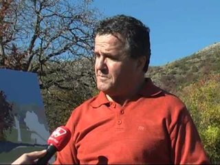 "DITET E MIOS" PIKTORET SHQIPTARE MBLIDHEN NE KORÇE NE KUJTIM TE ARTISTIT LAJM