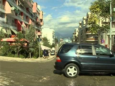 BLLOK NGA VENDI SHOQATA ÇAMERIA KUNDER PAPULIAS, PD AKUZA QEVERISE LAJM